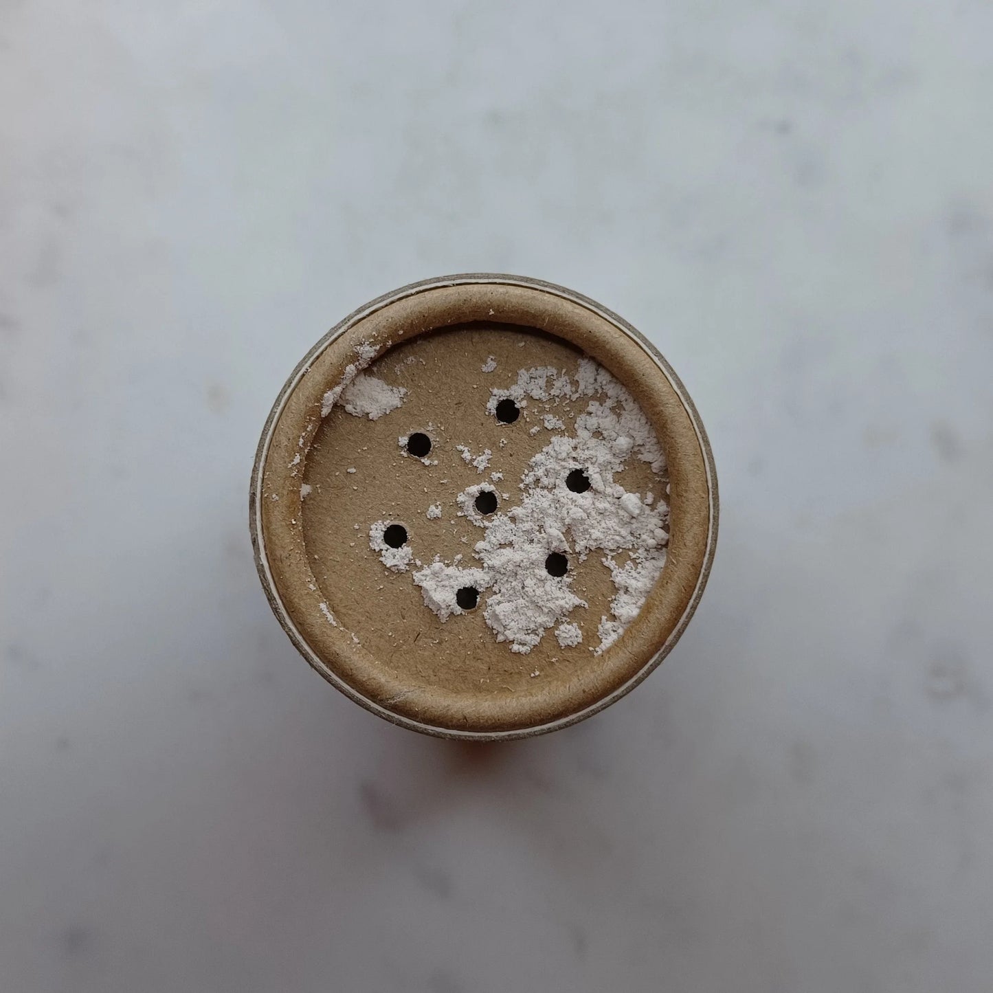 BIRK dry shampoo - tørshampoo med pilerod